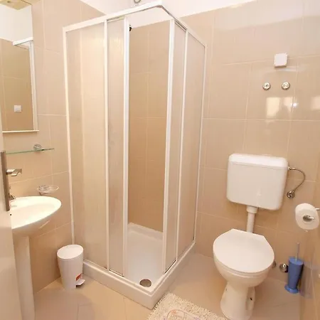 Lili Guest house *