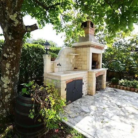 Lili Guest house *